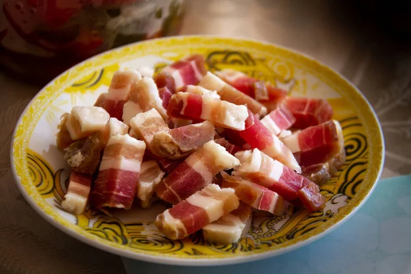 Rebanadas Caseras Tocino Salado Manteca Cerdo Primer Plano Fotografía Alimentaria — Foto de Stock