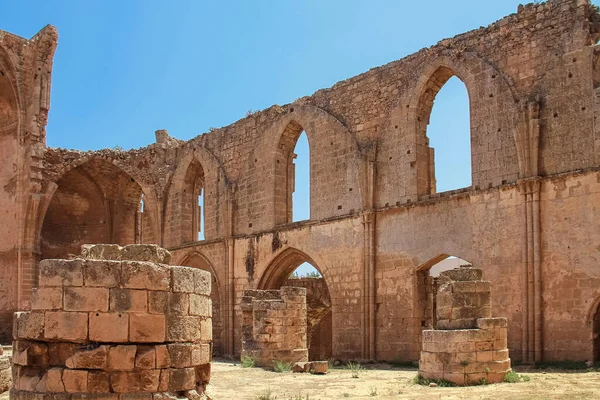 法马古斯塔希腊圣乔治教堂的古老遗址 Famagusta — 图库照片
