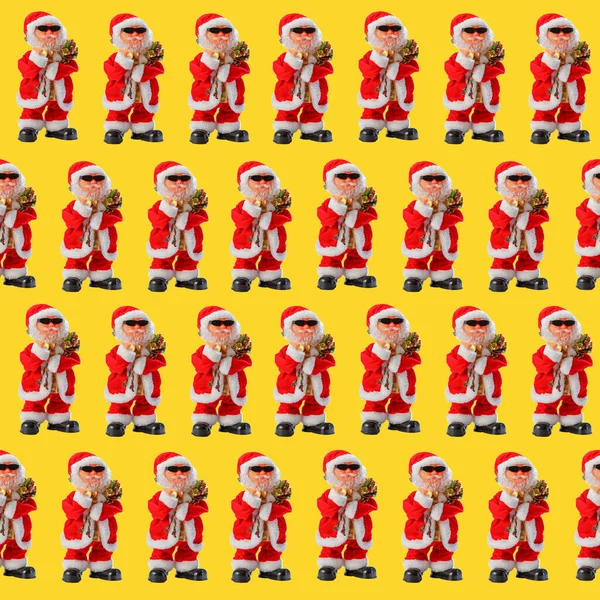 Natal Sem Costura Padrão Com Papai Noel Fundo Amarelo — Fotografia de Stock