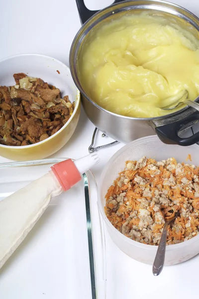 Подготовка Картофельных Крокетов Сыром Грибами Мясом Ингредиенты Столе — стоковое фото