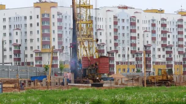 Werken Bouwplaats Koper Hamers Betonnen Palen — Stockvideo