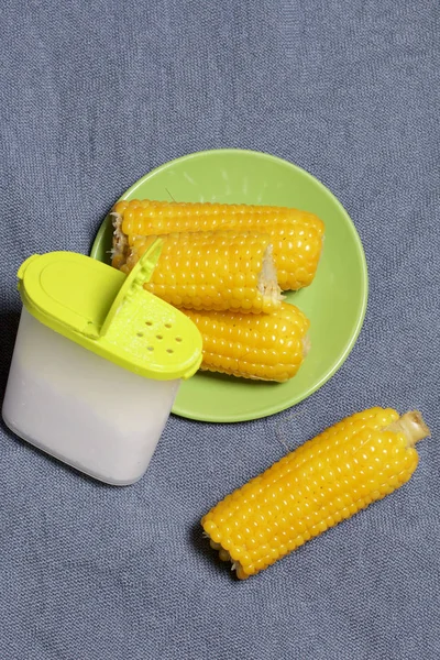 Cobs Boiled Corn Salt Salt Shaker Background Sacking — Stock Photo, Image