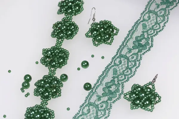 Earrings Bracelet Handmade Needlework Home Bead Jewelery Green Colour White — Stock Photo, Image