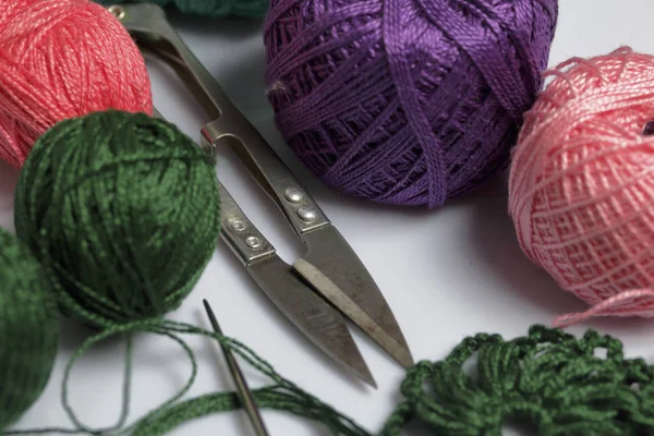 Gehaakte Sieraden Voor Vrouwen Oorbellen Gebreid Door Een Ondernemer Threads — Stockfoto