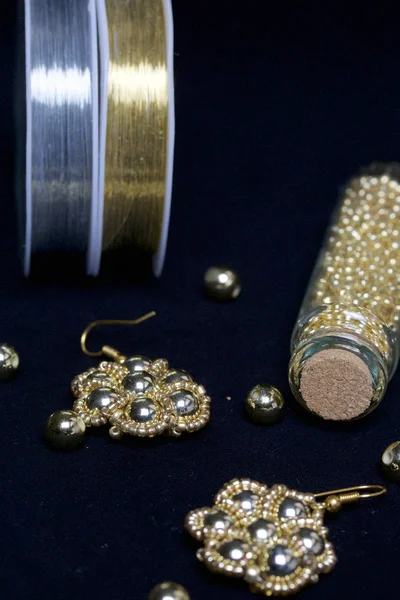 Korálky Šperky Výroba Šperků Nezbytné Příslušenství Korálky Hotové Náušnice Nástroje — Stock fotografie