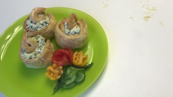 Salad Laid Out Form Baked Puff Pastry Garnished Shrimp Next — Stock Video