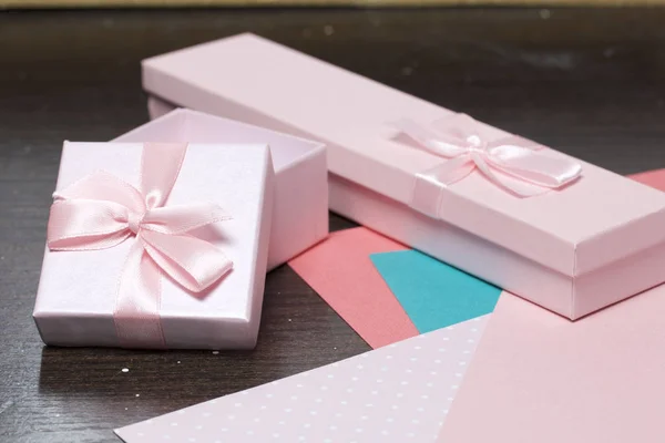 Δώρα Αναδίπλωση Κουτιά Δώρων Χρώμα Χαρτί Για Την Συσκευασία — Φωτογραφία Αρχείου