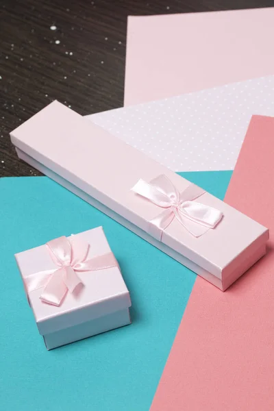 Verpackungsgeschenke Geschenkboxen Farbpapier Für Verpackungen — Stockfoto
