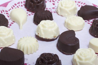 Ev yapımı peynir curds. Farklı şekiller ve renkler.