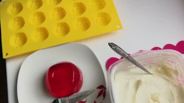 Ingredience Pomůcky Pro Výrobu Zasklené Curd Bary Žena Mísí Rozpuštěné — Stock video