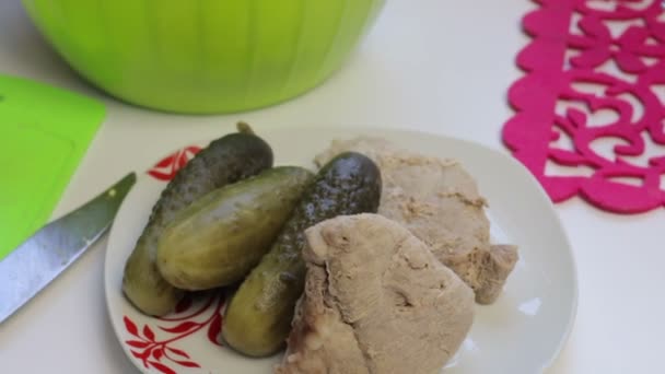 Ingredientes Para Salada Superfície Mesa Cozinhar Salada Carne Com Ovos — Vídeo de Stock