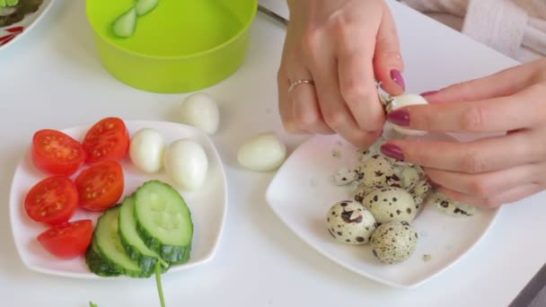 Woman Cleans Boiled Quail Eggs Shell Preparation Salad — Stock Video