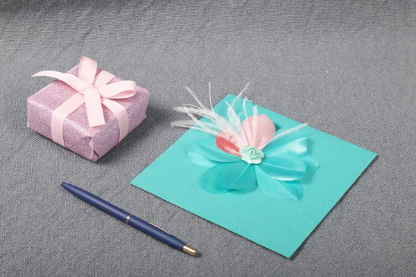 Handmade Greeting Card Gift Wrapping Paper Tied Ribbon Original Gift — Stock Photo, Image