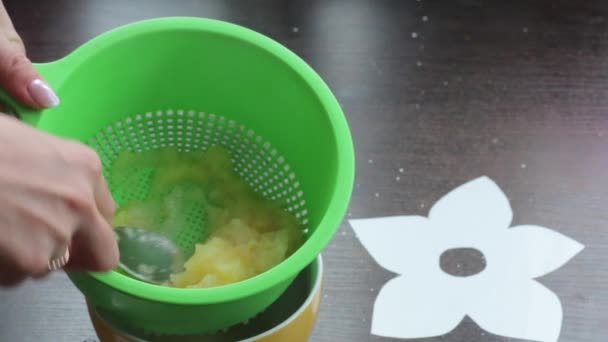 Woman Taps Boiled Apples Applesauce Uses Colander Spoon Making Marshmallow — Stock Video