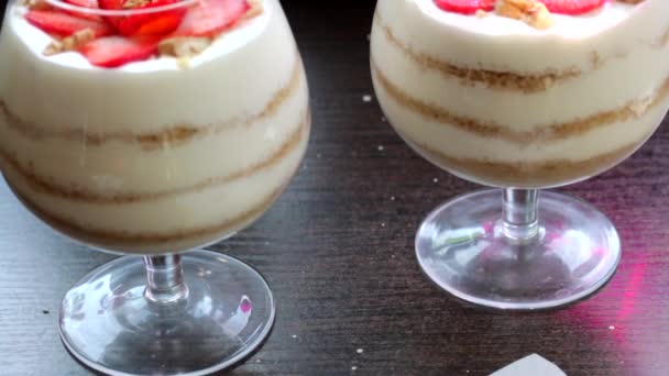 Dessert Glass Goblet Layers Laid Biscuit Crumbs Cream Decorated Strawberry — Stock Video