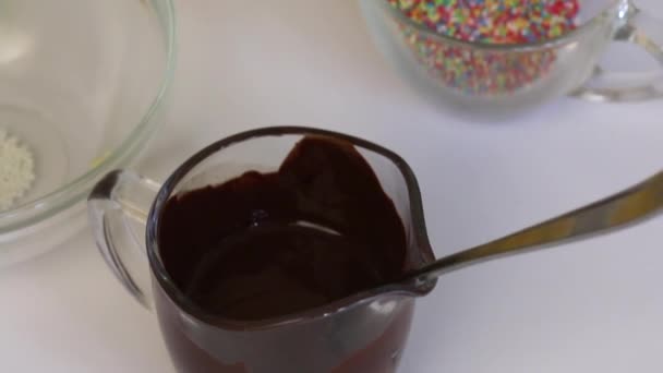 Masada Çubuklar Üzerinde Boş Popcake Kek Vardır Yakınlarda Pop Kek — Stok video