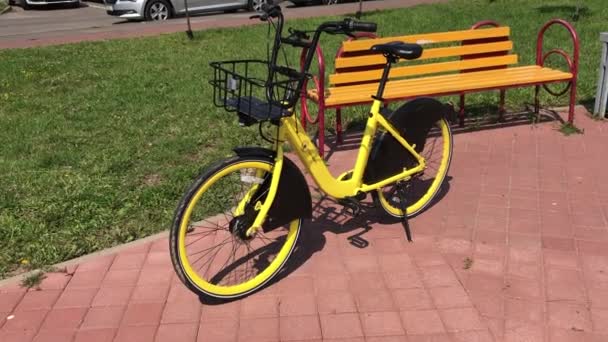 Minsk Minsk Belarus July 2019 Compartilhamento Bicicletas Estacionárias Aluguer Bicicletas — Vídeo de Stock