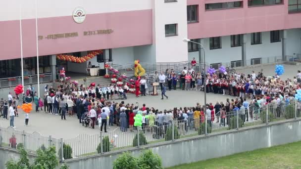 Minsk Belarus Mayo 2019 Línea Graduación Una Escuela Secundaria Escuela — Vídeo de stock