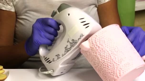 Woman Preparing Marshmallow Beat Thoroughly Blender — Stock Video