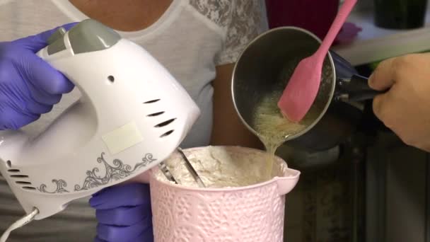 Woman Preparing Blender Mixture Making Marshmallows Her Assistant Slowly Pours — Stock Video