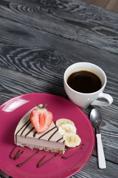 Cheesecake Plate Garnished Strawberries Bananas Chocolate Cup Coffee Brushed Pine — Stock Photo, Image
