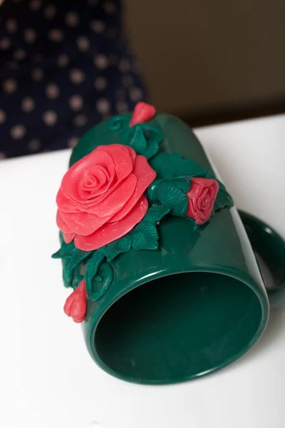 Taza Decorada Con Rosas Arcilla Polimérica Artesanía Arcilla Polimérica — Foto de Stock