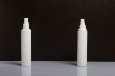 Antiseptik, beyaz. Virüslere karşı yüzey tedavisi için.