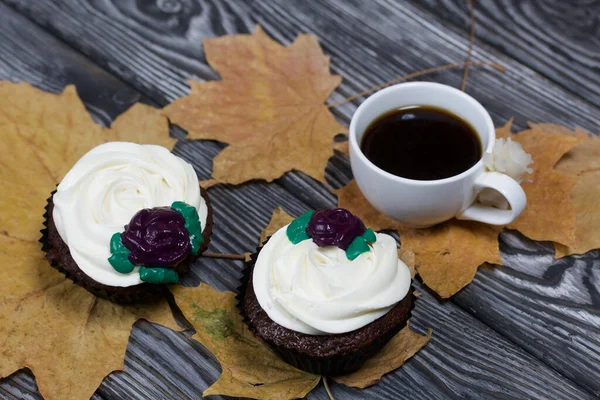 Chocolate Muffins Cream Flower Cup Black Coffee Dried Maple Leaves — Stock Photo, Image