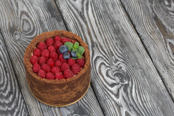 Bolo Chocolate Sem Bolos Com Queijo Creme Decorado Com Framboesas — Fotografia de Stock