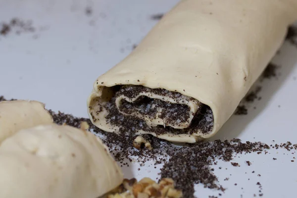 Teigrolle Mit Mohnfüllung Brötchen Backen — Stockfoto