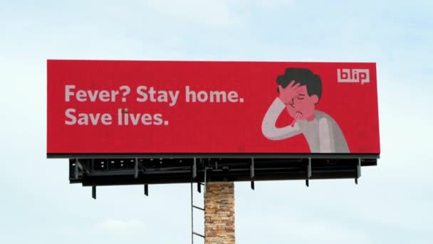 Minnesota Maart 2020 Coronavirus Billboard Met Een Bericht Thuis Blijven — Stockvideo