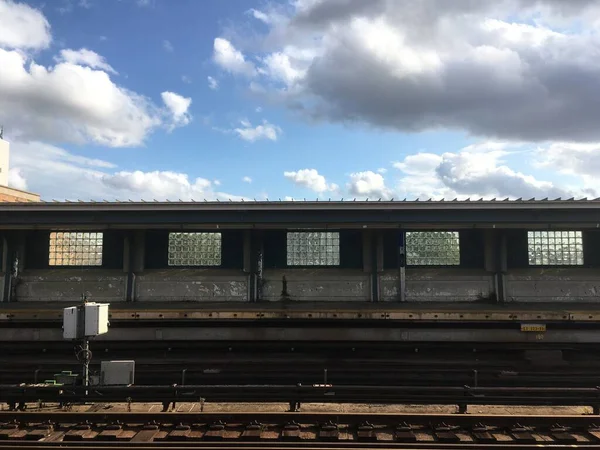 Plataforma Metro Vazia Elevada Nova Iorque Estação Metrô Subterrânea Vazia — Fotografia de Stock