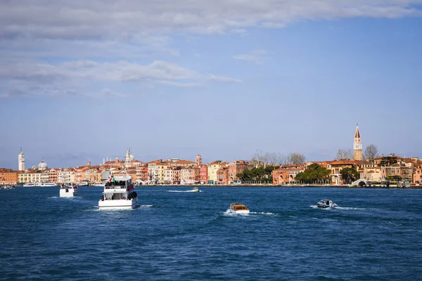 Bustling Life Venice Lagoon Lock — Stock fotografie