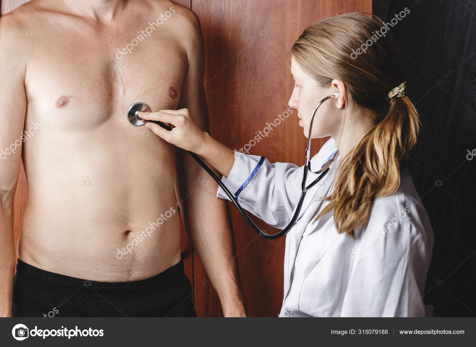 Костюм доктора Candy Boy Daniel (халат, боксеры, стетоскоп, значок), бело-красный, OS 0T-00012289 - Candy Boy - Ролевые эротические мужские костюмы  - Купить