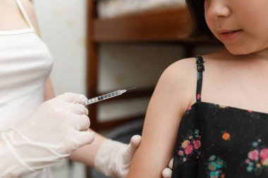 Koluna insülin enjekte edilmiş. Diyabet Tedavisi.