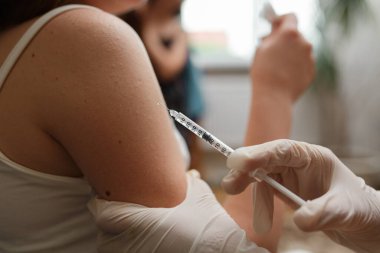 Doktorun omuza verdiği bağışıklık sistemi alınıyor