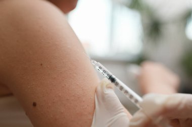 Doktorun omuza verdiği bağışıklık sistemi alınıyor