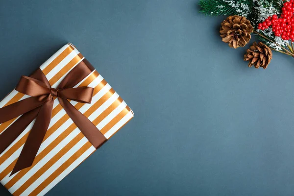 Fondo de Navidad y Año Nuevo con regalos — Foto de Stock