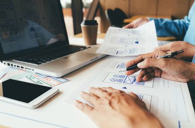 Cep telefonu için yaratıcı web tasarım uygulaması ve şablon düzeni, çerçeve geliştirme.