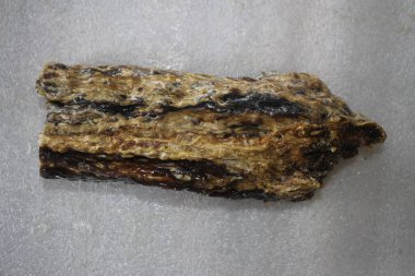 Dammar sakızı, damar batu Doğal kaynaklar güzel ve pahalı beyaz arka plan