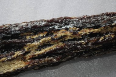 Dammar sakızı, damar batu Doğal kaynaklar güzel ve pahalı beyaz arka plan