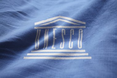 Fırfır yakalı Unesco bayrak, rüzgarda Unesco bayrak closeup