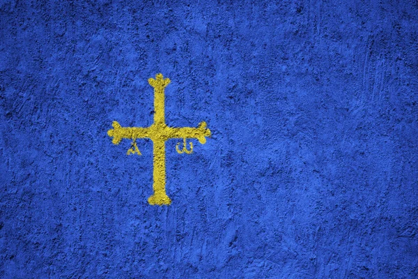 Asturias boyalı bayrağı beton duvar