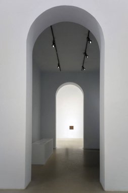 Bir sanat galerisinde doğrusal perspektif