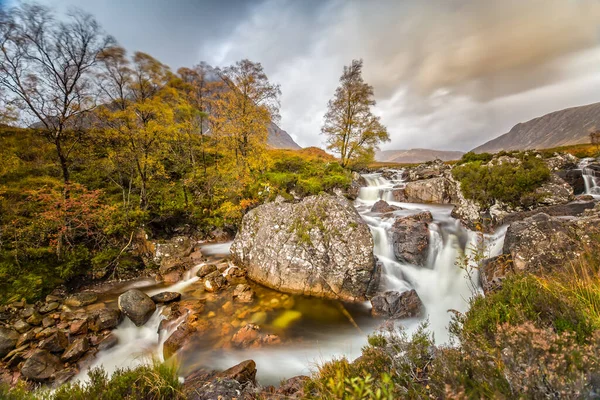 長時間露光としてBuachaille Etive Mor ストックフォト