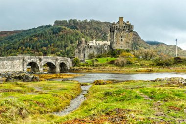 Sonbaharda Güzel Eilean Donan Şatosu