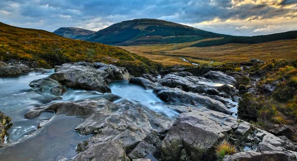 Voda Teče Pohádkových Bazénech Ostrově Skye — Stock fotografie