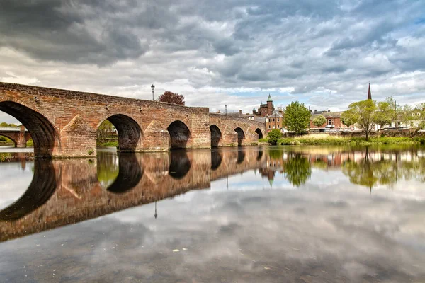 İskoçya 'daki Devorgilla Köprüsü ve Dumfries