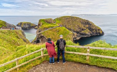 Kuzey İrlanda 'daki Carrick-a-Rede' in baskısı