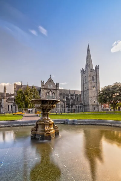 アイルランドのダブリンにある聖パトリック大聖堂の印象 ストック写真
